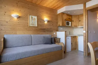 Cuisine ou kitchenette dans l'établissement Appartement central ski et commerces à pied - Val d'Isère