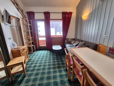 Coin salon dans l'établissement Tignes Val Claret - Confort 2 pièces, 6 pers., animaux admis - FR-1-502-617