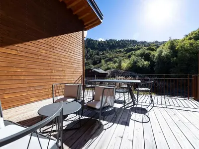 Balcon ou terrasse dans l'établissement Spacieux Duplex 6 Pers. Arc 1800 avec Spa - FR-1-866-5