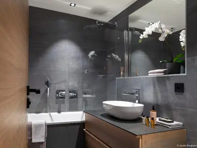 Salle de bains dans l'établissement Chalet de luxe aux Arcs 1800 avec espace bien-être - FR-1-866-14