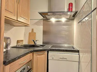 Cuisine ou kitchenette dans l'établissement Spacieux duplex 8 pers au pied des pistes à Belle Plagne - FR-1-455-285