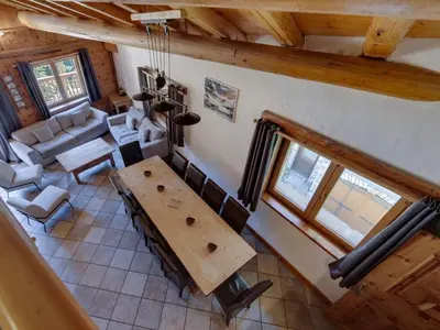 Coin salon dans l'établissement Chalet spacieux duplex au cœur du Vieux Village, proche des pistes - FR-1-862-4