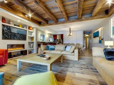 Coin salon dans l'établissement Duplex spacieux jusqu'à 10 pers, hammam, parking, proche pistes - FR-1-862-7