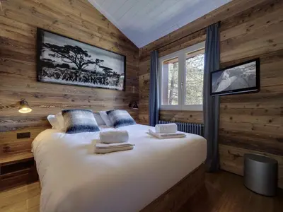 Un ou plusieurs lits dans un hébergement de l'établissement Chalet de charme 3 chambres à Val-d'Isère, proche centre et pistes - FR-1-862-8