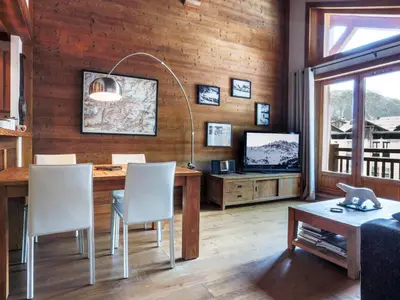 Télévision ou salle de divertissement dans l'établissement Appartement calme au centre, 4 pers, balcon, parking, Val d'Isère - FR-1-862-52