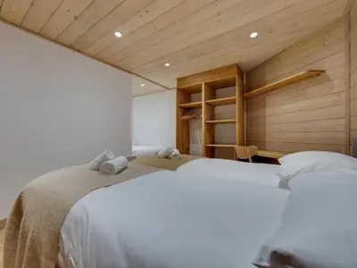 Un ou plusieurs lits dans un hébergement de l'établissement Duplex rénové à Val-d'Isère, confortable, 7 pers. - FR-1-862-16