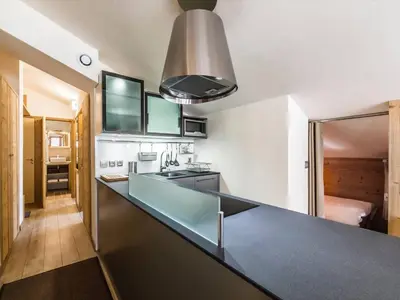 Cuisine ou kitchenette dans l'établissement Appartement rénové 5 pers. au pied des pistes avec Wifi - FR-1-862-32