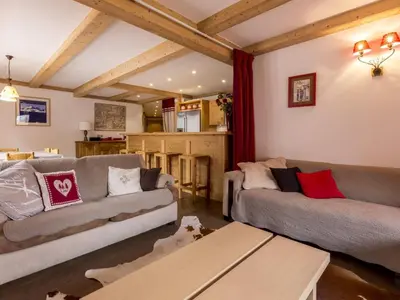 Coin salon dans l'établissement Appartement lumineux avec terrasse et parking couvert, Val-d'Isère - FR-1-862-36