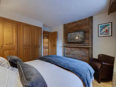 Un ou plusieurs lits dans un hébergement de l'établissement Charmant appartement rénové, 4 pers, centre Val d'Isère, au pied des pistes - FR-1-862-48