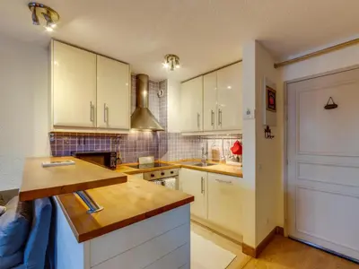 Cuisine ou kitchenette dans l'établissement Appartement Ski aux pieds avec Balcon et Parking à Val-d'Isère - FR-1-862-61