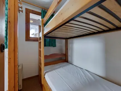 Un ou plusieurs lits dans un hébergement de l'établissement Appartement 4 pers au pied des pistes avec balcon, Val-d'Isère - FR-1-862-46