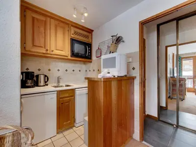 Cuisine ou kitchenette dans l'établissement Appartement 4 pers au pied des pistes avec balcon, Val-d'Isère - FR-1-862-46