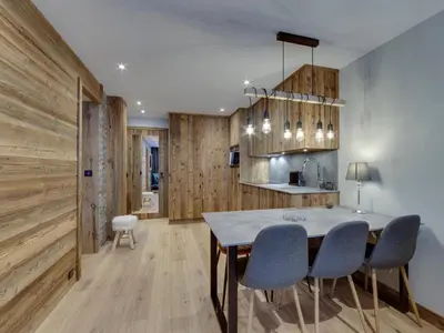 Cuisine ou kitchenette dans l'établissement Appartement rénové, proche pistes, centre Val-d'Isère, 5 pers, WIFI - FR-1-862-29