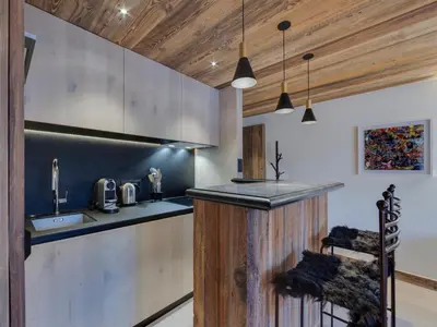 Cuisine ou kitchenette dans l'établissement Appartement rénové au village, 4 pers, proche des remontées mécaniques - FR-1-862-62
