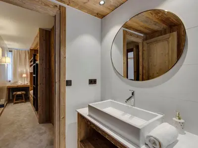 Salle de bains dans l'établissement Appartement rénové au village, 4 pers, proche des remontées mécaniques - FR-1-862-62
