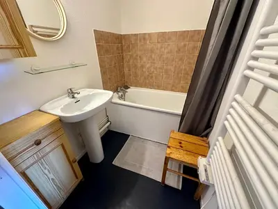 Salle de bains dans l'établissement Spot du FondBlanc - Arc 2000 - Ménage inclus - Ski à proximité - LaConciergerie du Varet