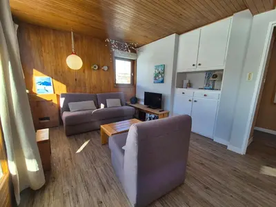 Cuisine ou kitchenette dans l'établissement Appartement fonctionnel Skis aux pieds avec balcon à Tignes - FR-1-502-615