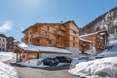 Vue générale sur la montagne ou vue sur la montagne depuis l'appartement
