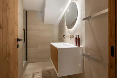 Salle de bains dans l'établissement Apartment Kumo Val d'Isère - by EMERALD STAY
