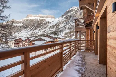 Vue générale sur la montagne ou vue sur la montagne depuis l'appartement