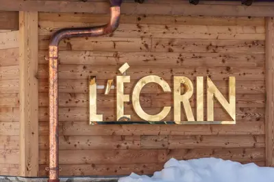 Certificat, récompense, panneau ou autre document affiché dans l'établissement Apartment Kumo Val d'Isère - by EMERALD STAY