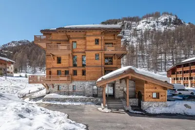 Vue générale sur la montagne ou vue sur la montagne depuis l'appartement