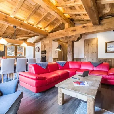 Appartement rénové avec cheminée