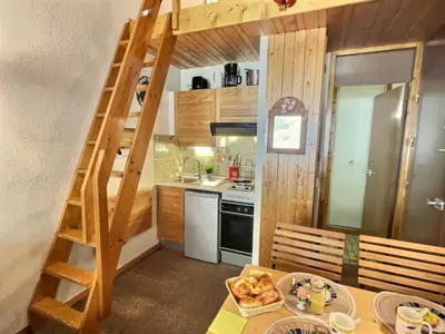 Cuisine ou kitchenette dans l'établissement Studio mezzanine à Val d'Isère pour 3 pers. avec animaux & parking couvert - FR-1-411-1019