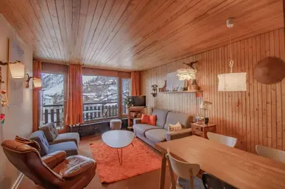 Coin salon dans l'établissement Iseran 804 appartement cosy avec vue