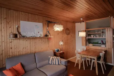 Cuisine ou kitchenette dans l'établissement Iseran 804 appartement cosy avec vue