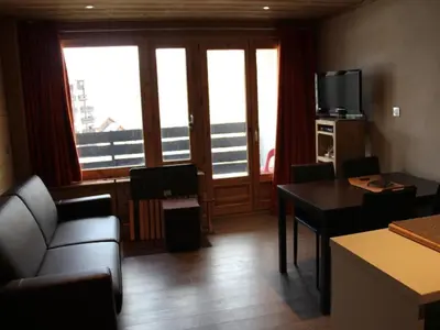 Télévision ou salle de divertissement dans l'établissement Studio Luxe avec vue, ski aux pieds à Tignes - FR-1-449-74