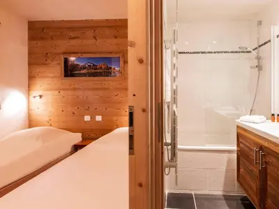 Plan de l'établissement Appartement Ski aux pieds avec parking couvert à Val-d'Isère - FR-1-862-23