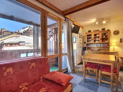 Coin salon dans l'établissement Studio central avec balcon à Belle Plagne, 4 pers - FR-1-455-289