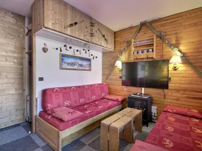 Télévision ou salle de divertissement dans l'établissement Studio central avec balcon à Belle Plagne, 4 pers - FR-1-455-289