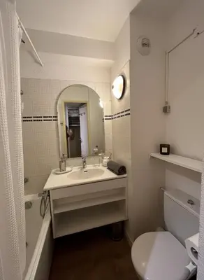 Salle de bains dans l'établissement Balcon des neiges