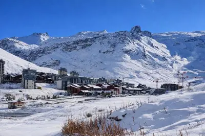 L'établissement Balcon des neiges en hiver