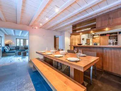 Cuisine ou kitchenette dans l'établissement Appartement de charme avec sauna près des pistes - FR-1-694-445