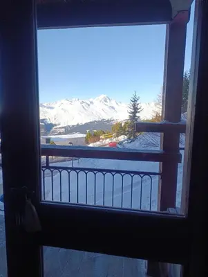 Vue générale sur la montagne ou vue sur la montagne depuis l'appartement