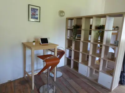 Bibliothèque dans le chalet