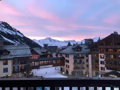 Vue générale sur la montagne ou vue sur la montagne depuis l'appartement