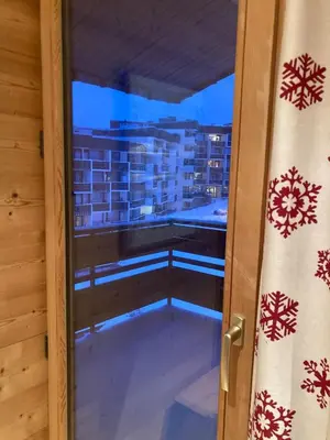 Balcon ou terrasse dans l'établissement Bel espace proche des pistes