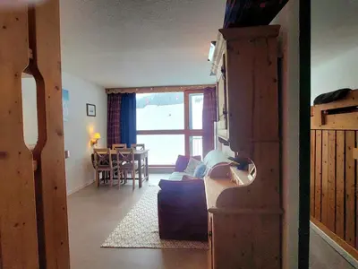 Un ou plusieurs lits dans un hébergement de l'établissement Appartement ski aux pieds avec balcon - FR-1-346-603
