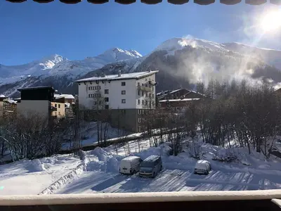 Vue générale sur la montagne ou vue sur la montagne depuis l'appartement