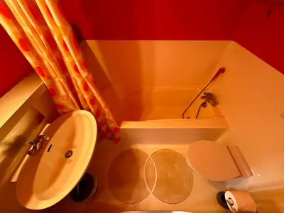 Salle de bains dans l'établissement La Loge des Neiges - Ménage inclus - Lits faits - Ski IN-OUT - Arc 2000 - La conciergerie du Varet