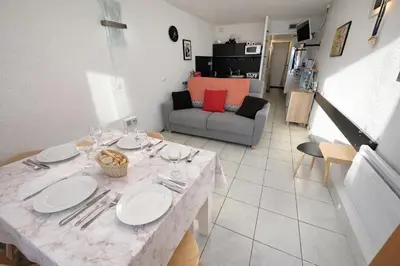 Cuisine ou kitchenette dans l'établissement La Loge des Neiges - Ménage inclus - Lits faits - Ski IN-OUT - Arc 2000 - La conciergerie du Varet