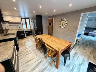Cuisine ou kitchenette dans l'établissement Gîtes du Jétaimond