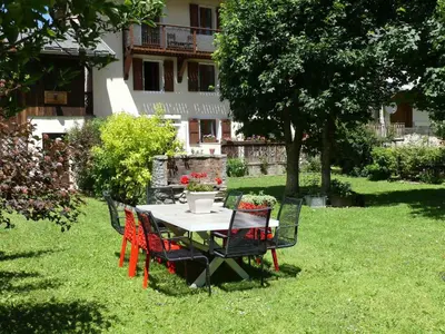 Jardin de l'établissement Gîtes du Jétaimond