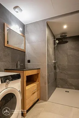 Salle de bains dans l'établissement Marmotte RDJ01 - Appartement neuf en face du télésiège