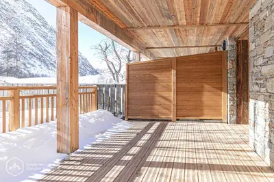 Balcon ou terrasse dans l'établissement Marmotte RDJ01 - Appartement neuf en face du télésiège