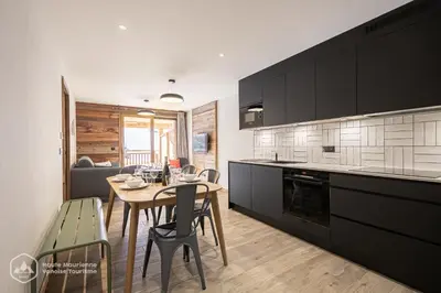 Cuisine ou kitchenette dans l'établissement Résidence la Marmotte - La Trace - Appartement neuf en face du télésiège